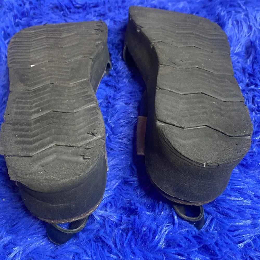 OTBT Off the Beaten Trail Pewter Gray Black Platform Sandals Size 9.5